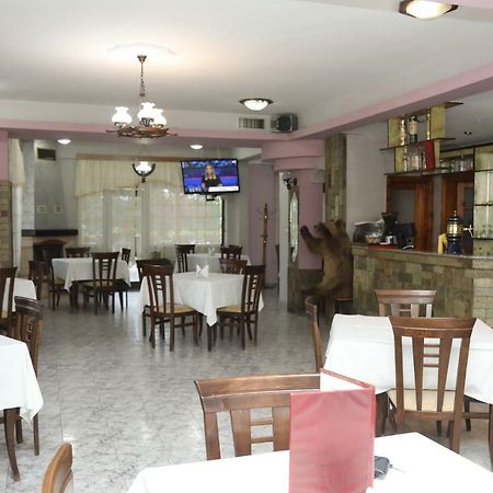 Hotel Villa Kabashi Korça Kültér fotó