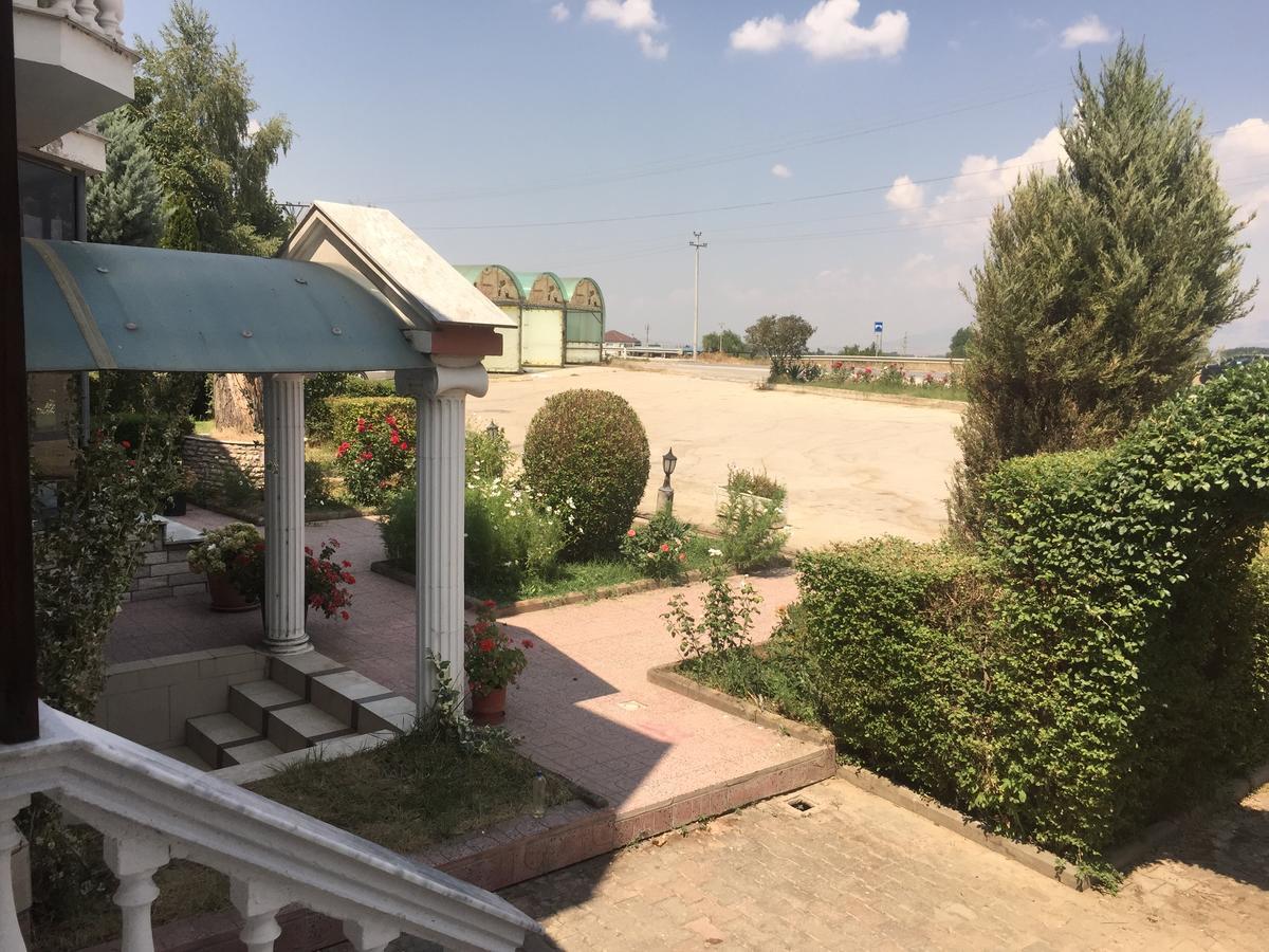 Hotel Villa Kabashi Korça Kültér fotó