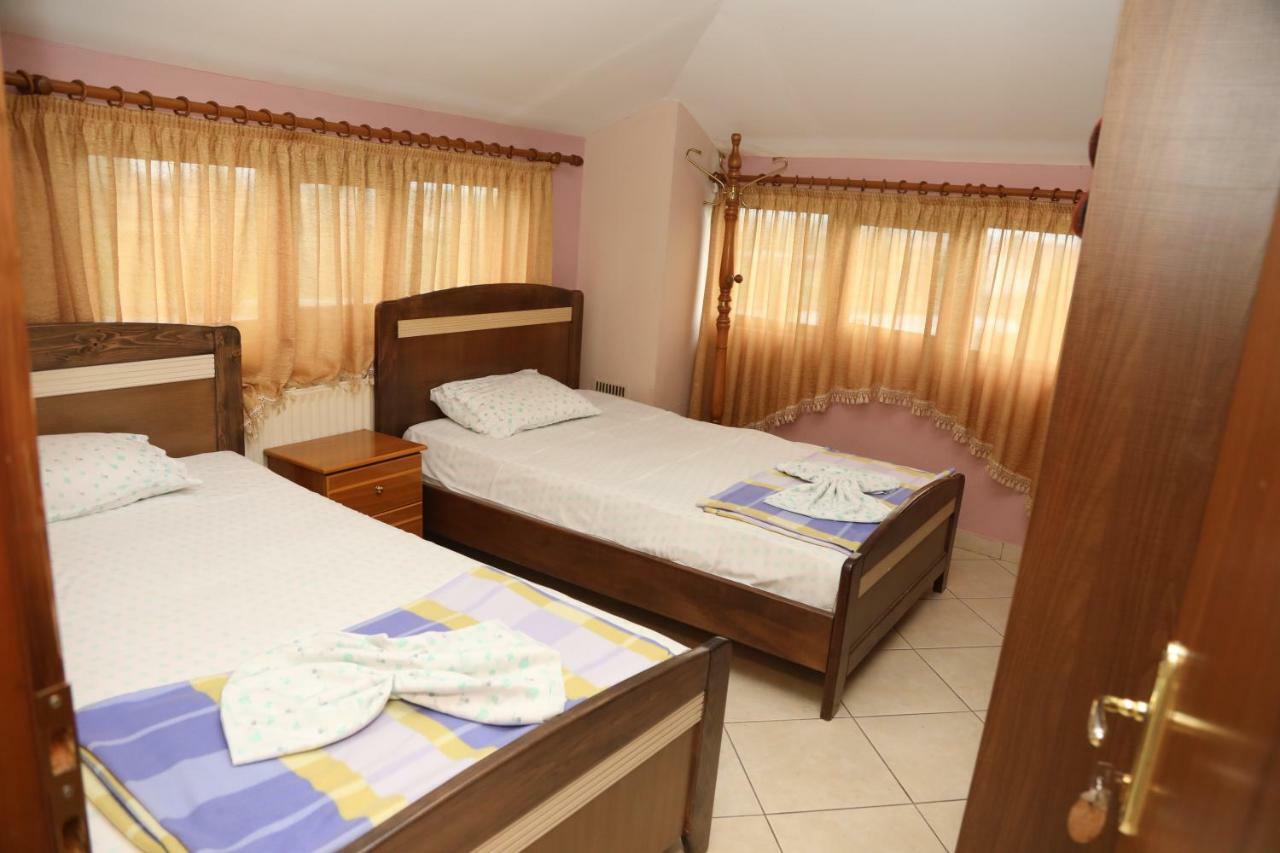 Hotel Villa Kabashi Korça Kültér fotó