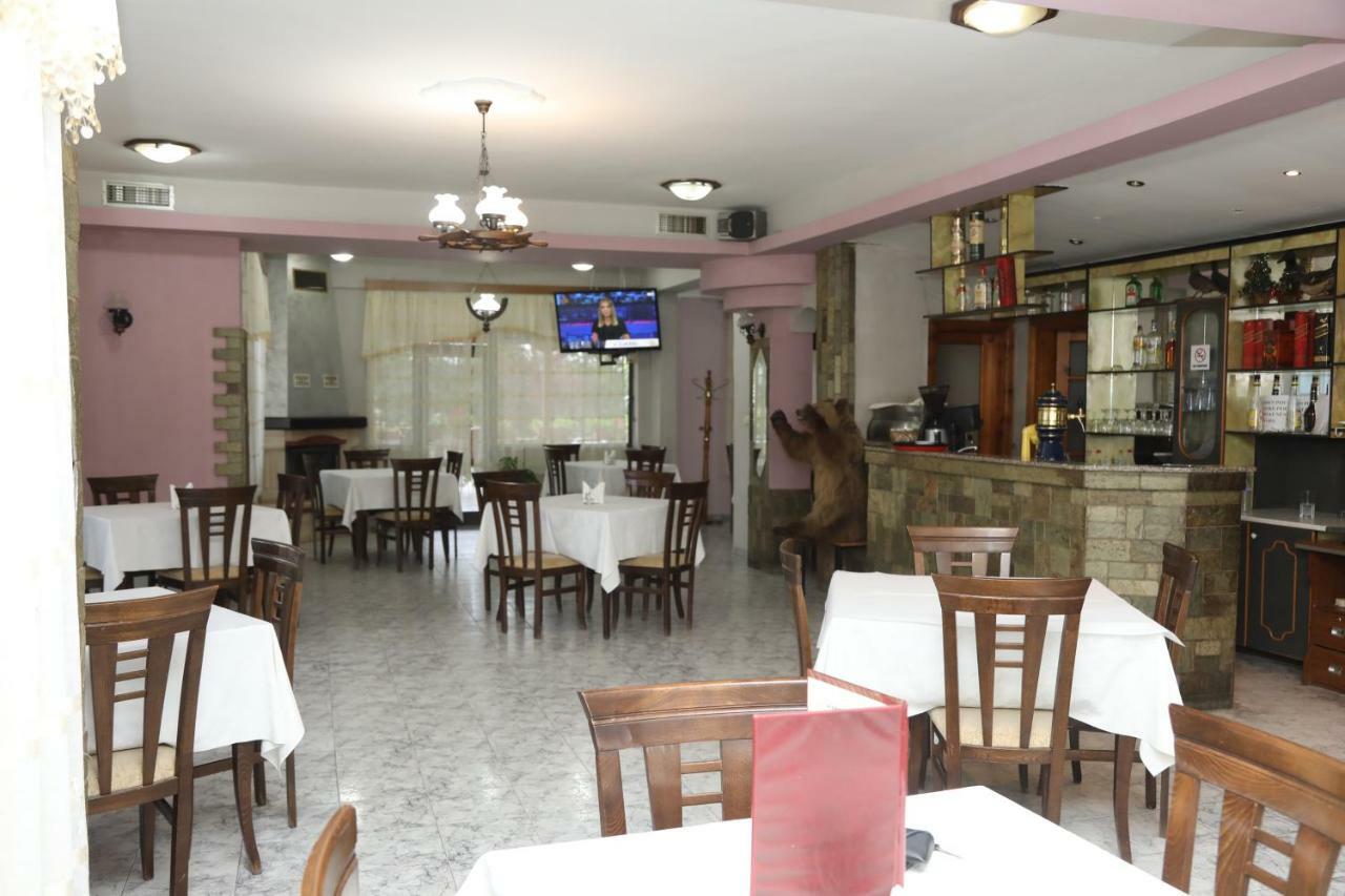 Hotel Villa Kabashi Korça Kültér fotó