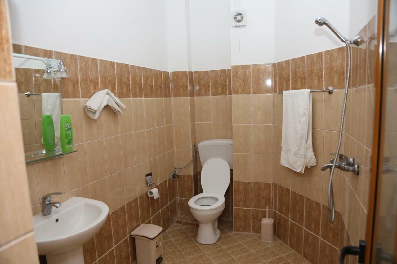 Hotel Villa Kabashi Korça Kültér fotó