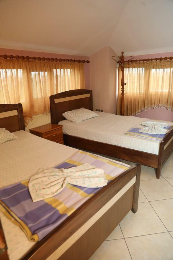 Hotel Villa Kabashi Korça Kültér fotó