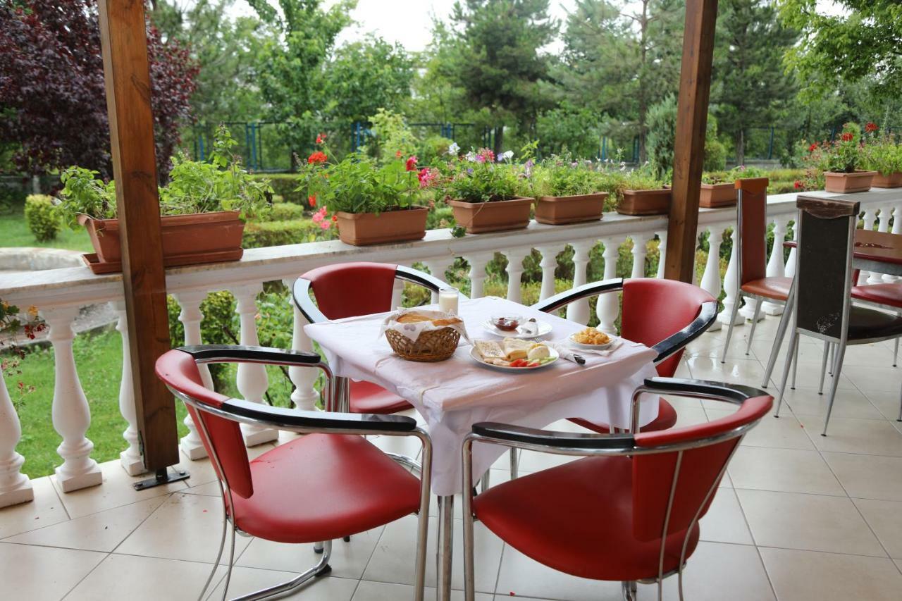 Hotel Villa Kabashi Korça Kültér fotó